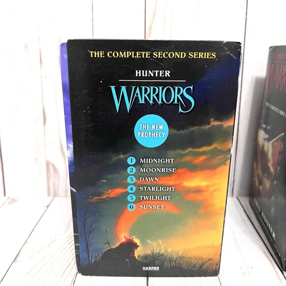 Warriors: The New Prophecy Box Set: Volumes 1 to 6: The Complete Second Series - Picture 3 of 5